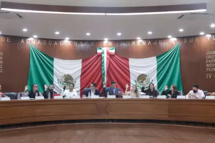 Sesión Extraordinaria del Cabildo de Aguascalientes. Aprobó la terminación anticipada del contrato de modernización del alumbrado público con MD Iluminación Nacional. Foto: JLMnoticias / Ayuntamiento Aguascalientes / Sala de Prensa.