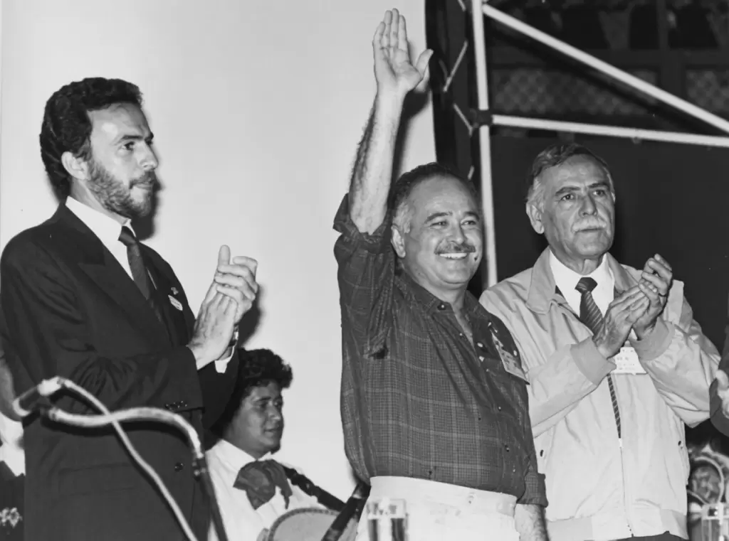 Ernesto Ruffo vence al PRI
