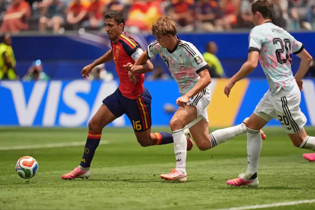 España vence a Bélgica