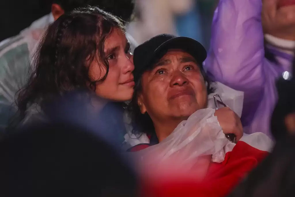 Madre e hija en el Zocalo