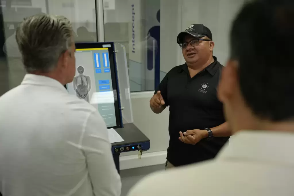 Recorrido por el CECOT