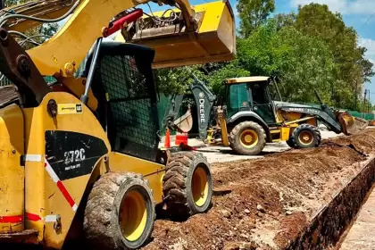 Trabajos de rehabilitación de tubería de agua potable en las colonias Constitución y Luis Ortega Douglas. Foto: JLMNoticias / Sala Prensa Municipio de Aguascalientes.