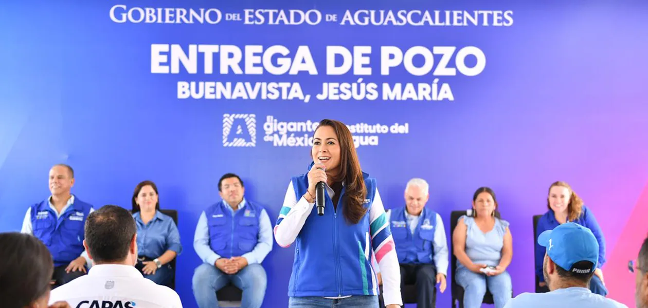 Tere Jiménez entrega pozos de agua en Jesús María