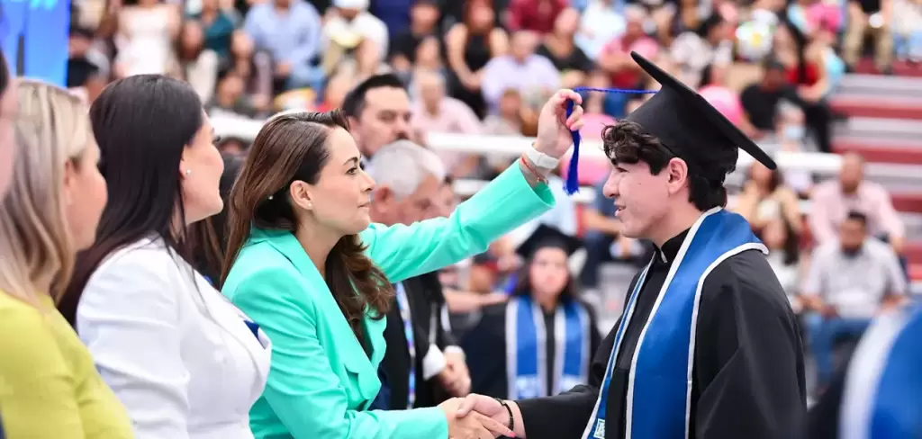 Tere Jiménez impulsa el futuro académico de jóvenes en Rincón de Romos