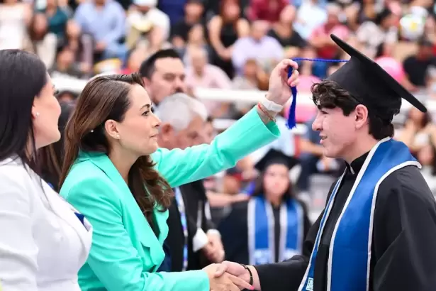 Tere Jiménez impulsa el futuro académico de jóvenes en Rincón de Romos