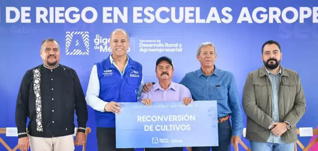 Tere Jiménez impulsa tecnificación de riego en Cosío