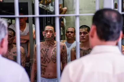 Terroristas, régimen estricto, entrevista exclusiva y todo lo que se vive dentro del CECOT