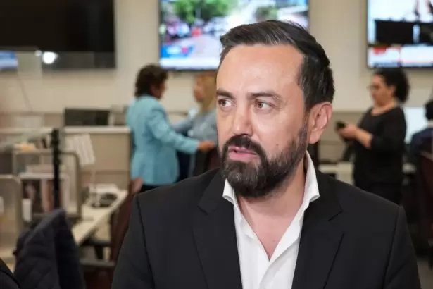 El diputado federal Arturo Ávila. Habló en JLMNoticias tras su altercado con el también diputado Carlos Mancilla. Foto: JLMNoticias.