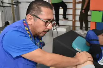 Arturo Reyes: 24 años transformando vidas mediante la terapia física en DIF Estatal Aguascalientes