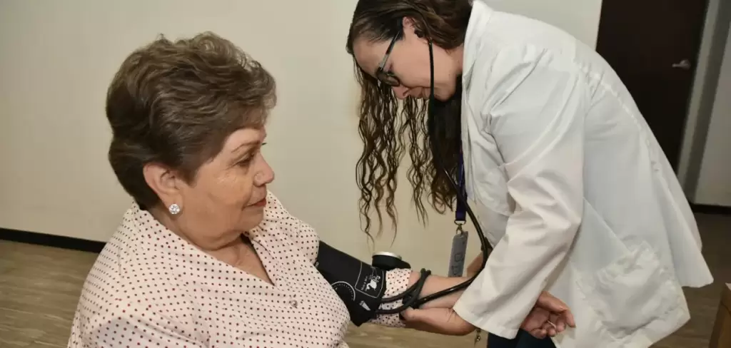 Atención Geriátrica Integral para Adultos Mayores en el DIF Estatal