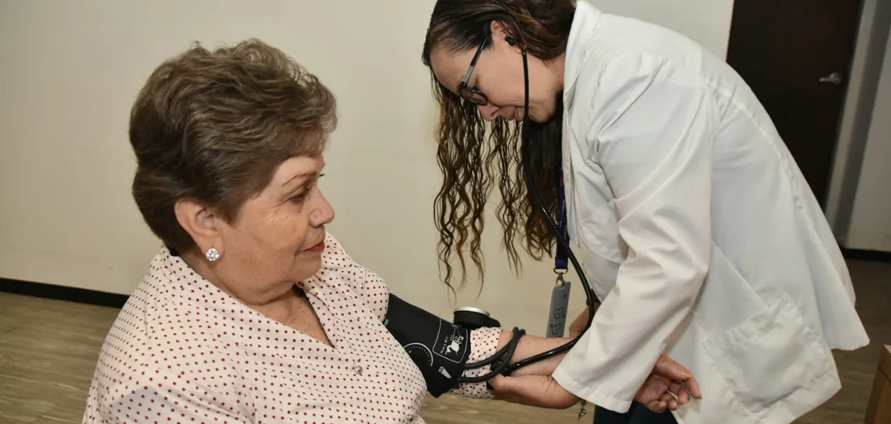 Atención Geriátrica Integral para Adultos Mayores en el DIF Estatal