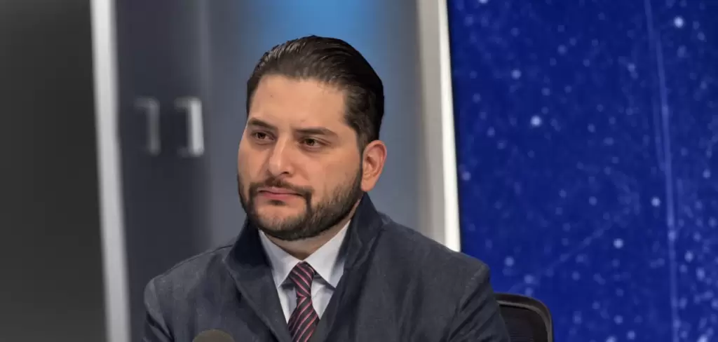 El diputado priísta, Carlos Mancilla, en exclusiva con JLMNoticias tras su pelea con Arturo Ávila. Foto: JLMnoticias / Especial.