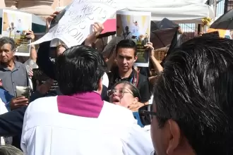 Exigen al padre Porfirio aclarar su caso y frenar ataques contra el Obispo de Aguascalientes