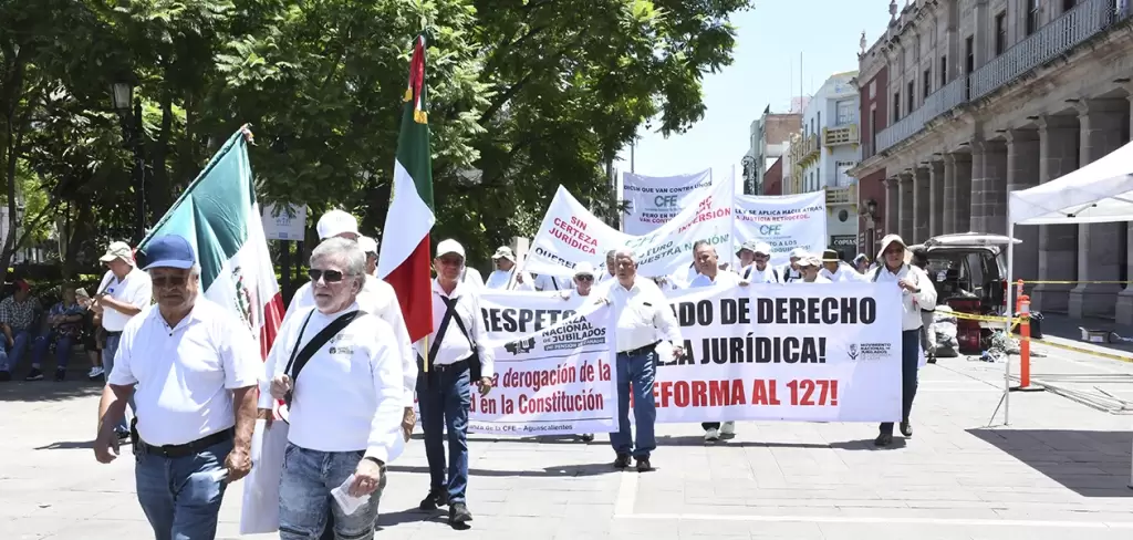 Jubilados de la CFE rechazan limites a pensiones y exigen respetar derechos adquiridos2