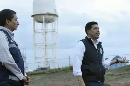 Leo Montañez consolida el servicio de agua en Palomino Dena