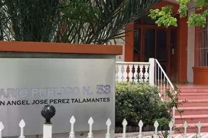 Fachada de la Notaría Pública 53 en Álvaro Obregón, zona Centro de Aguascalientes, tras el robo del 29 de agosto de 2026. Foto: JLMNoticias / Notaría 53 / Especial.