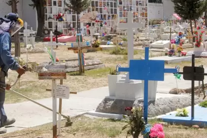 Panteones de Aguascalientes advierten que adeudos podrían terminar en exhumaciones y fosas comunes