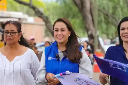 Tere Jiménez arranca obra en camino a Los Negritos