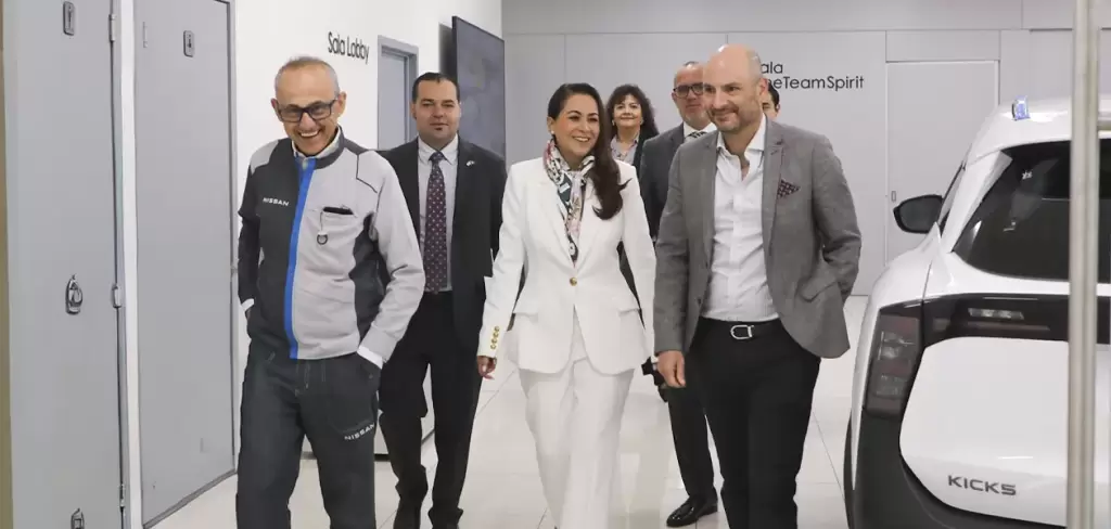 Tere Jiménez e Iván Espinosa, CEO global de Nissan, reafirman alianza en Aguascalientes