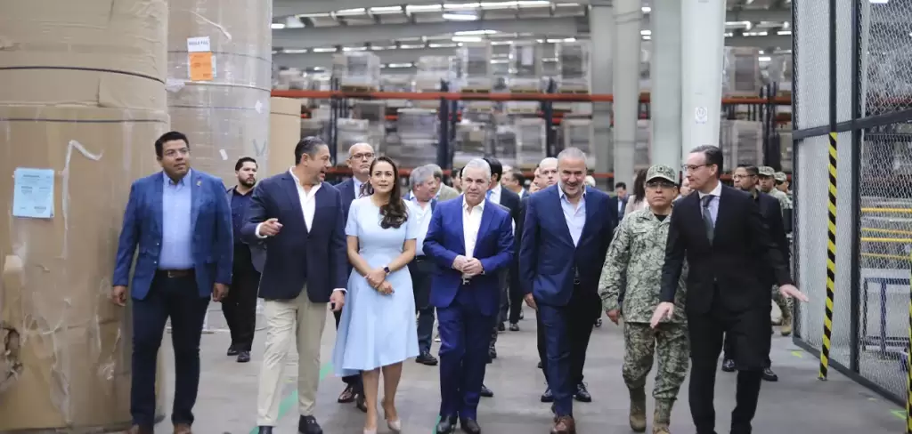 Tere Jiménez inaugura nueva línea de producción en Microcart