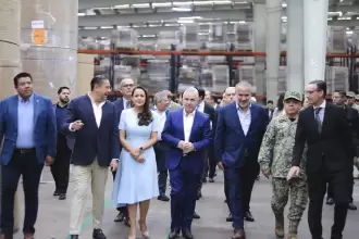 Tere Jiménez inaugura nueva línea de producción en Microcart