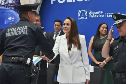 Tere Jiménez reconoce labor de corporaciones de seguridad