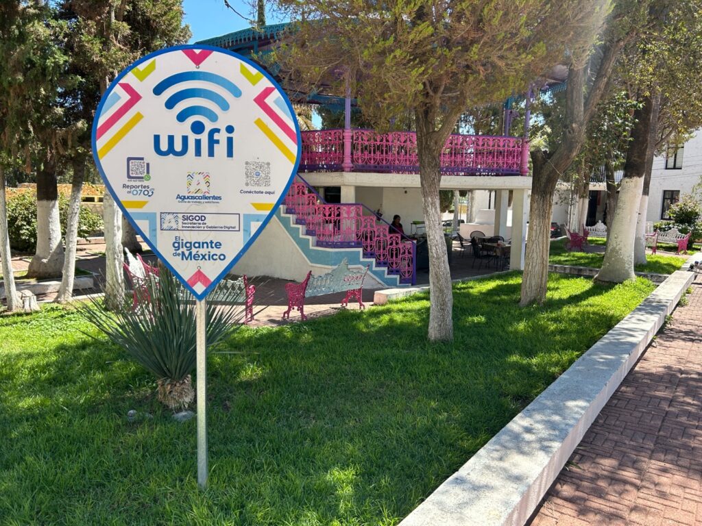 Puntos de internet gratuito y conectividad digital en plazas y escuelas de Aguascalientes