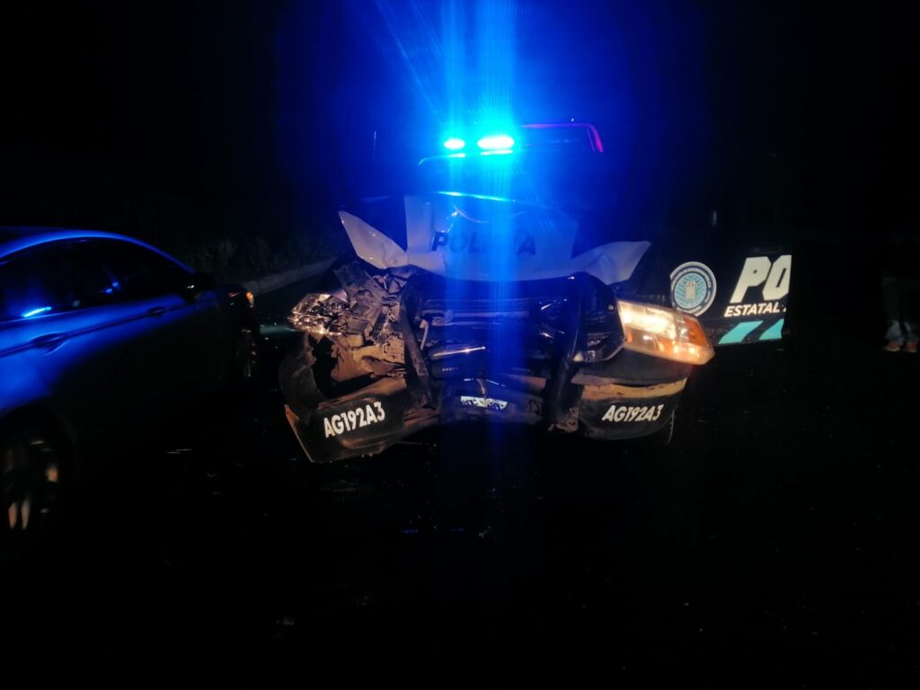 3 oficiales lesionados choque patrulla vs camioneta carretera 25 1