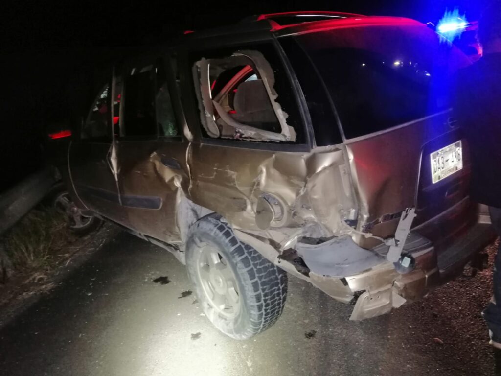 3 oficiales lesionados choque patrulla vs camioneta carretera 25 3
