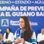 Apoyo integral al campo: Tere Jiménez entrega paquetes para proteger el ganado contra el gusano barrenador