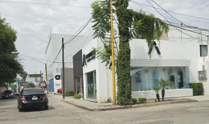 Ataque balazos boutique Jardines de la Concepcion I 1