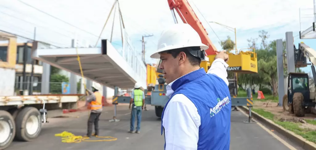 Avanza puente peatonal en Pirules colocan nueva seccion sobre avenida Aguascalientes3