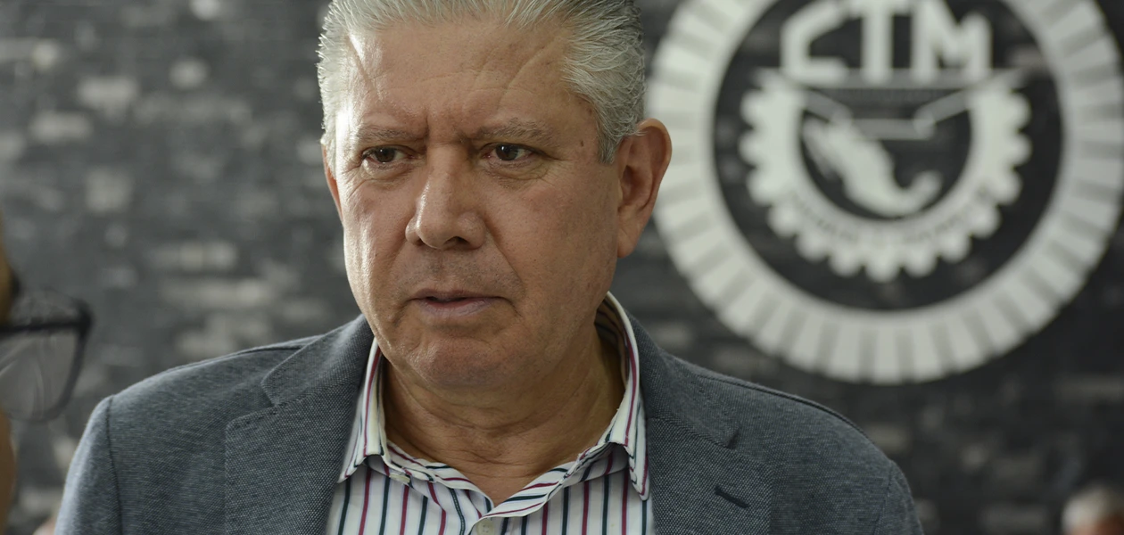 Cae contratación en sector automotriz