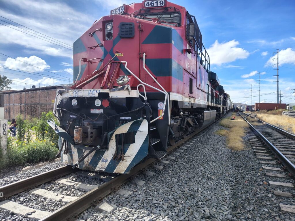 Choque tren vs trailer Los Arellano 4