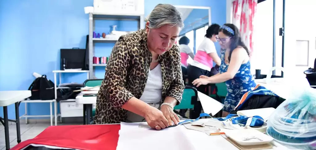 DIF Estatal abre oportunidades a madres con cursos gratuitos y guardería