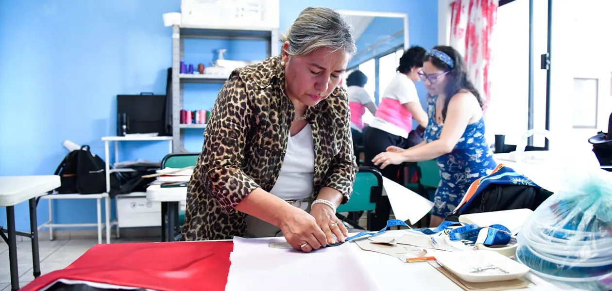 DIF Estatal abre oportunidades a madres con cursos gratuitos y guardería