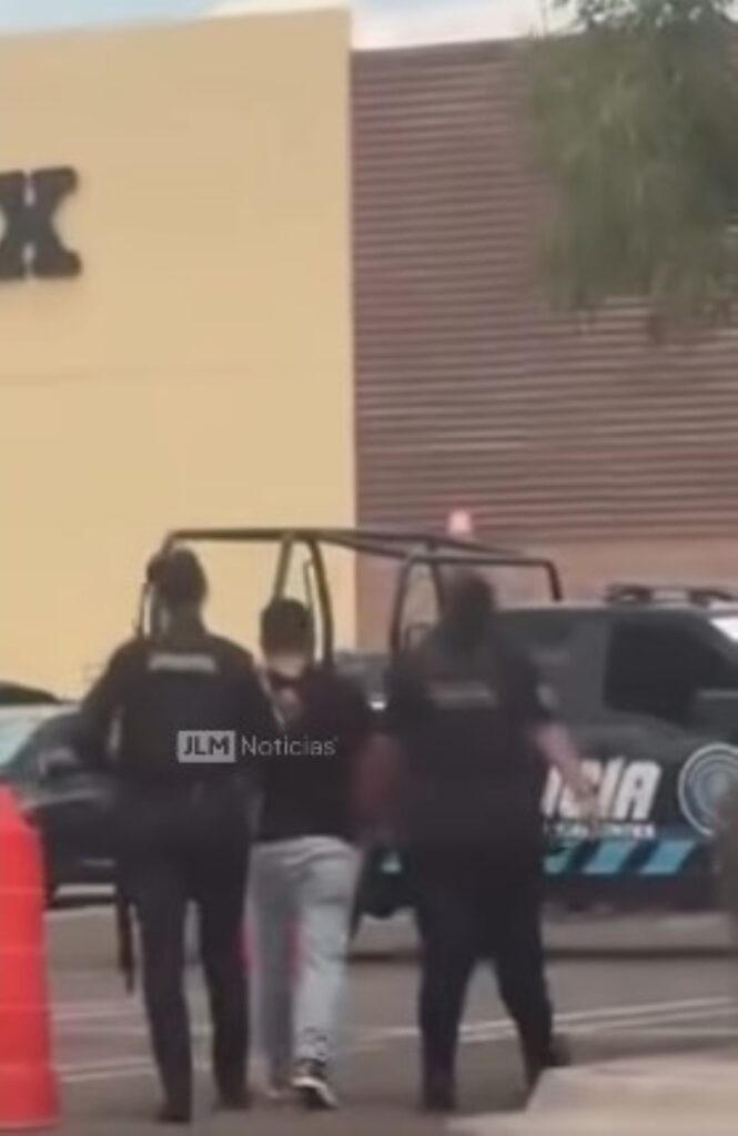 Detenidos arma larga cargadores cartuchos Costco 4