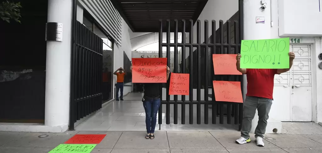 Empleados del IMSS denuncian déficit de personas de hasta 50%, falta de insumos y medicamentos