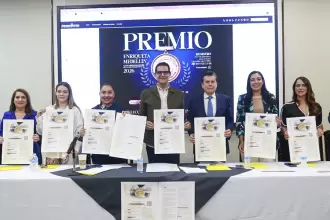 Honran a organizaciones sociales con Premio Enriqueta Medellín