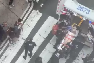Identifican a mujer asesinada en ataque aleatorio en Times Square; trabajaba para Bank of America