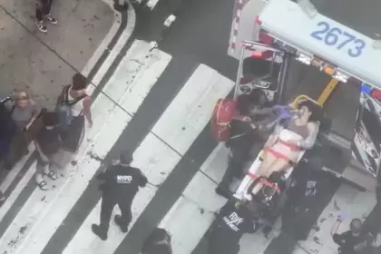 Identifican a mujer asesinada en ataque aleatorio en Times Square; trabajaba para Bank of America