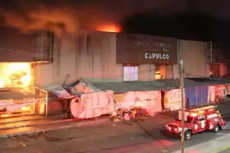 Incendio en Mercado Central de Acapulco- al menos 94 locales resultan afectados2