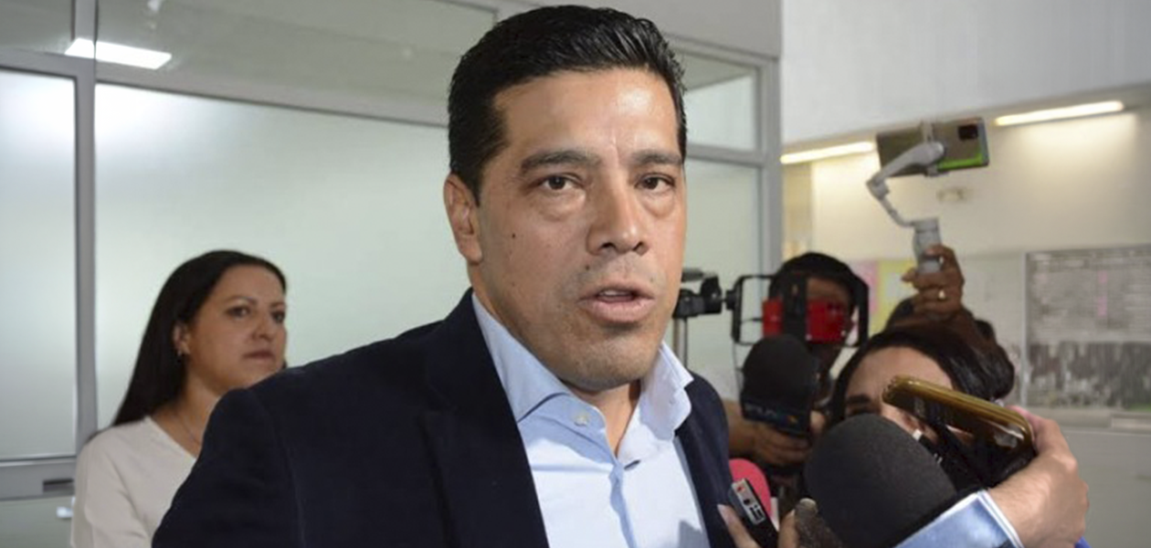 Leo Montalez sí quiere la gubernatura, pero no premio de consolación