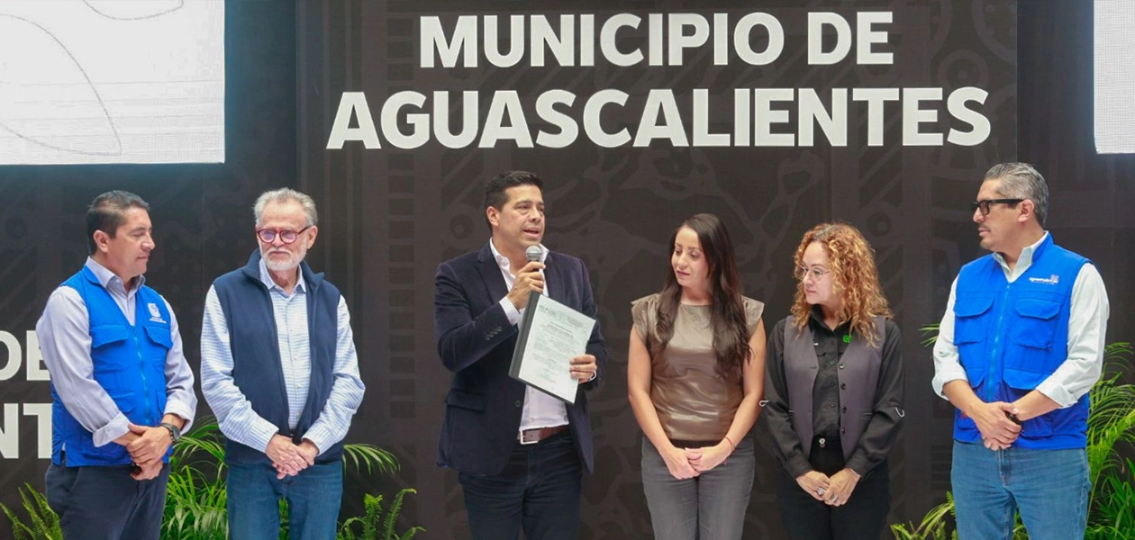 Leo Montañez destaca certificación de relleno sanitario