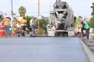 Leo Montañez encabeza la rehabilitación vial de más de 100 calles en Aguascalientes.