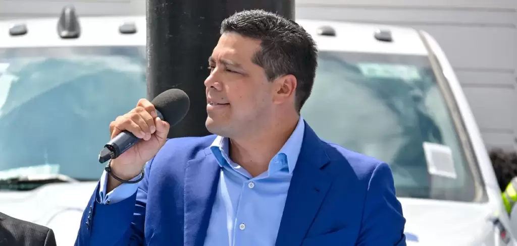 Leo Montañez entrega 32 vehículos al Modelo Integral de Aguas en Aguascalientes