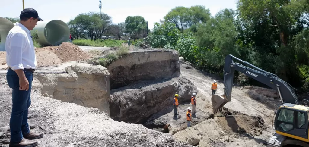 Leo Montañez impulsa rehabilitación de colector pluvial Juan Pablo II