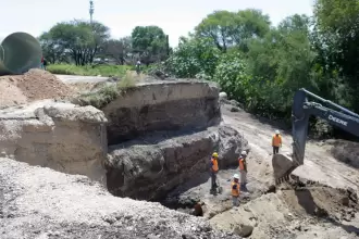 Leo Montañez impulsa rehabilitación de colector pluvial Juan Pablo II