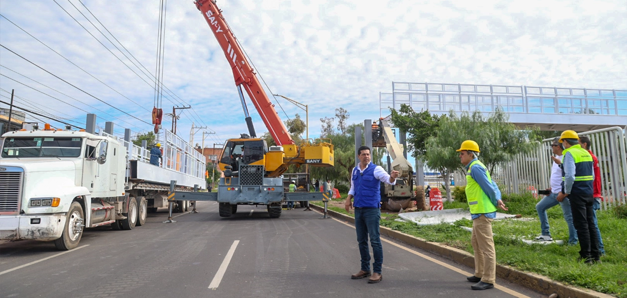 Leo Montañez supervisa 2da estructura del puente Pirules