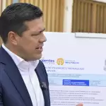 Leo Montañez supervisa obras en calle Viñedos Rivier